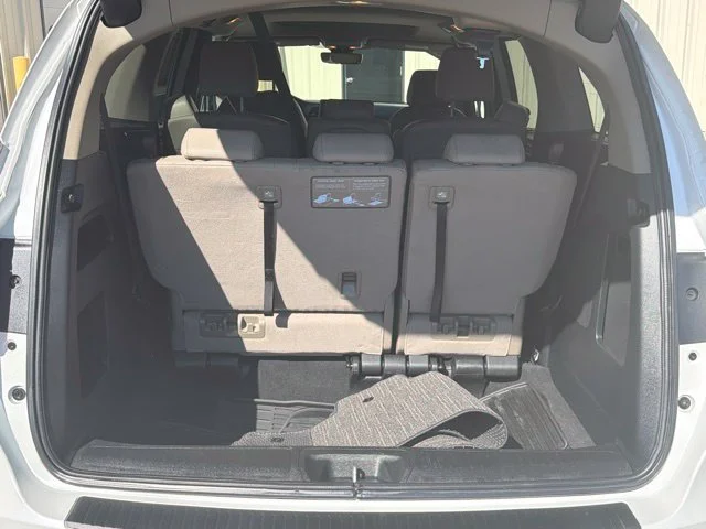 Used 2024 White Honda EX-L image 11