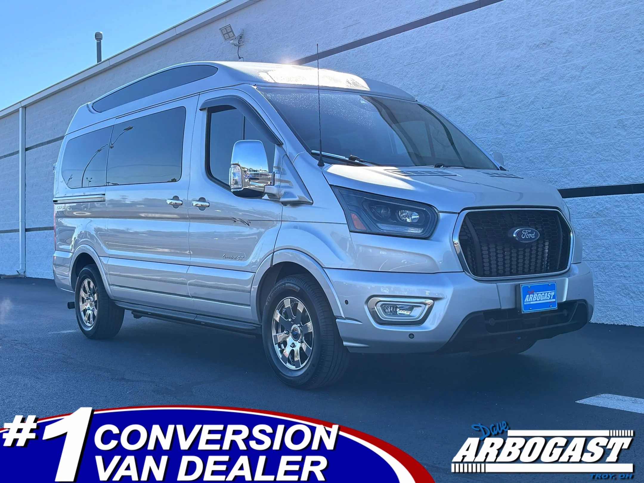 Used 2024 Ingot Silver Ford Explorer Limited SE image 1