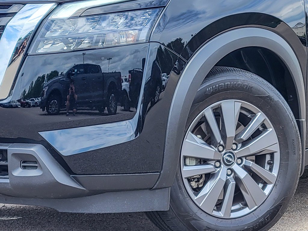 Certified Used 2025 Super Black Nissan S image 3