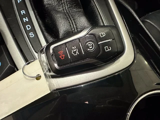 Used 2016 Blue Ford SEL image 16