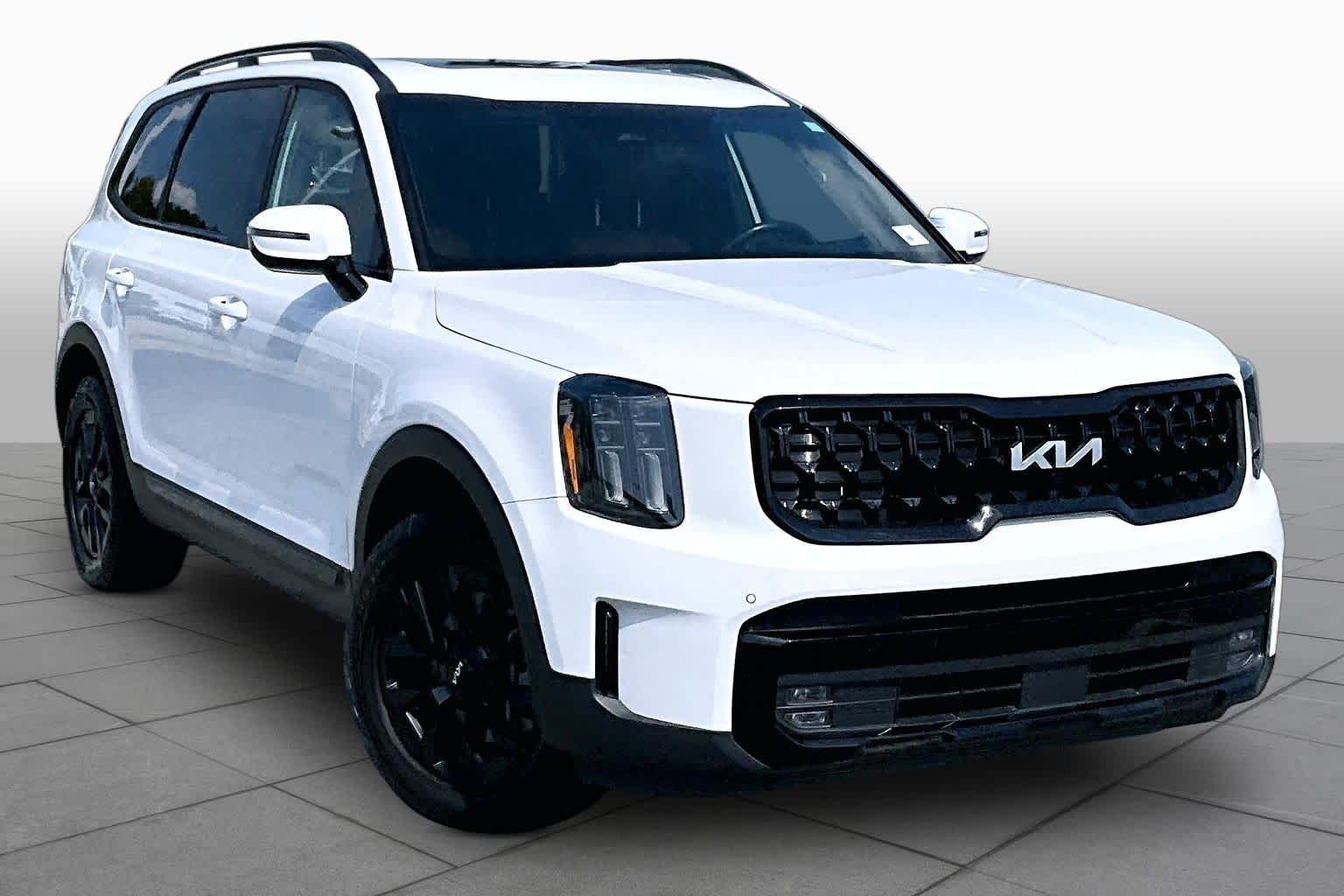 Used 2024 Glacial White Pearl Kia SX Prestige X-Pro image 3