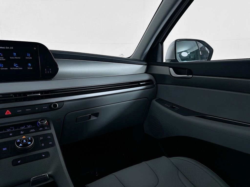 Certified Used 2025 Silver Hyundai SEL image 9