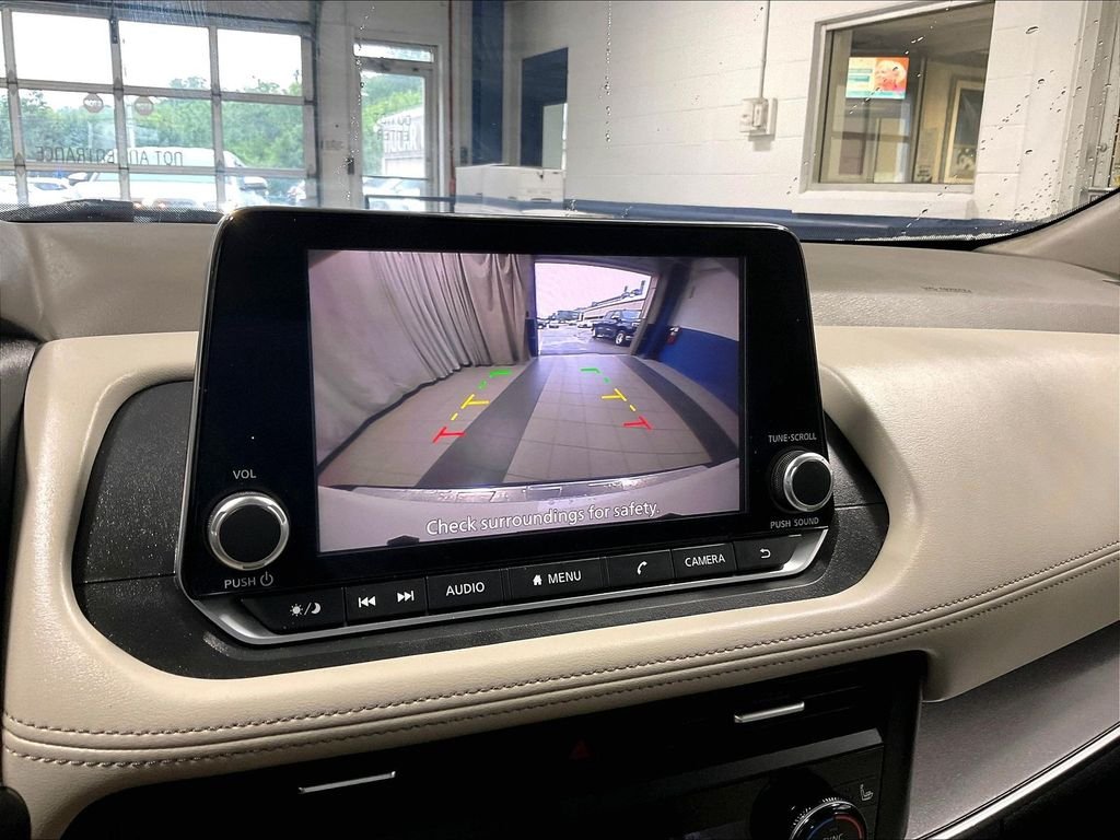 Used 2023 White Nissan SV image 19