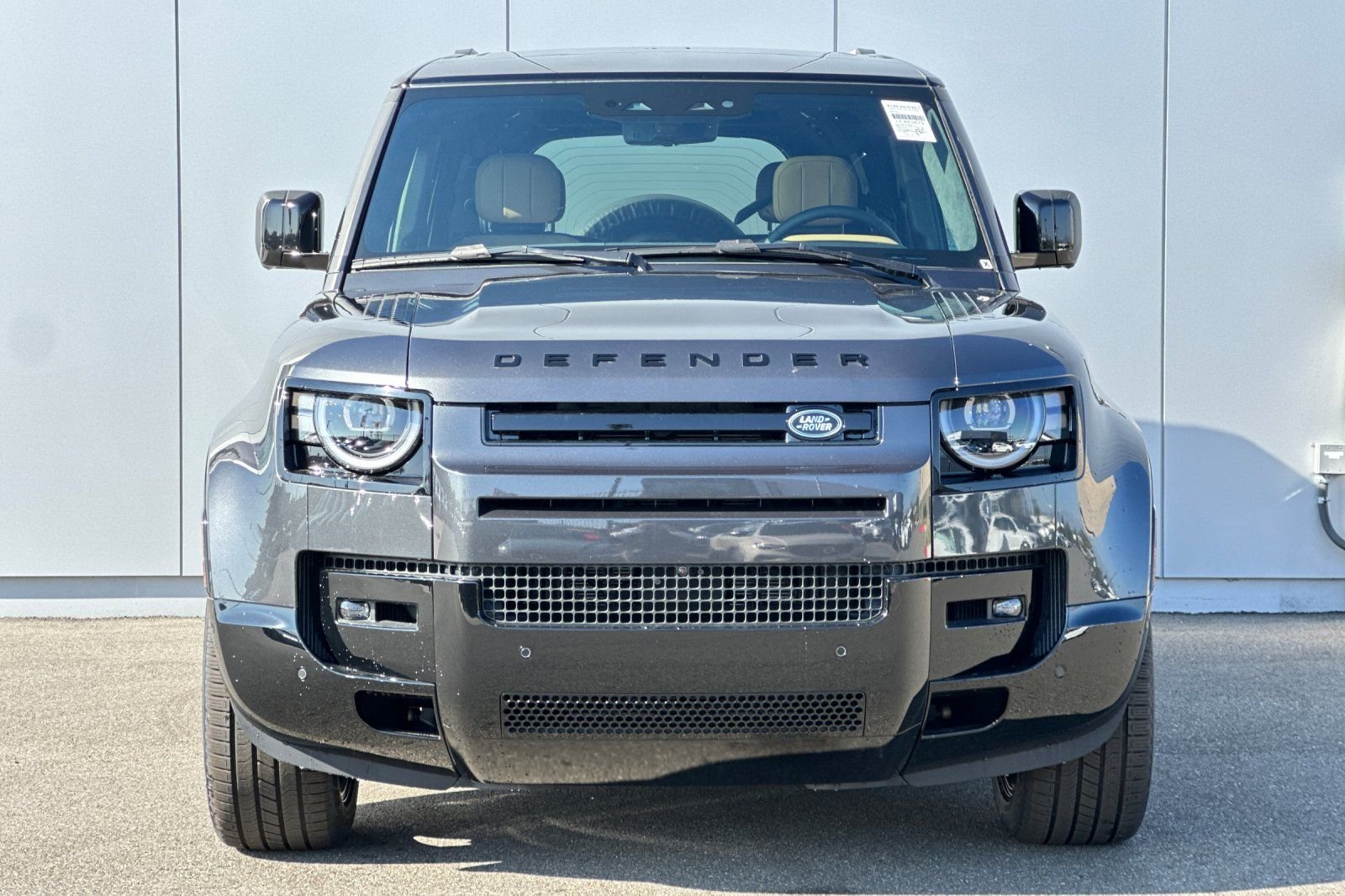 2026 Land Rover Defender V8 - Photo 8