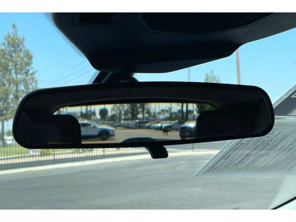 Used 2022 ICONIC SILVER Ford SE image 25