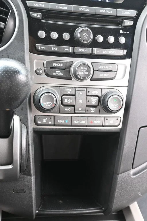 Used 2012 Polished Metal Metallic Honda EX-L image 15