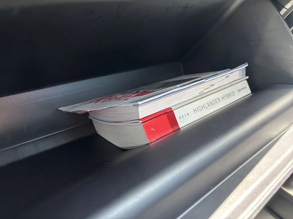 Used 2019 Silver Toyota XLE image 24