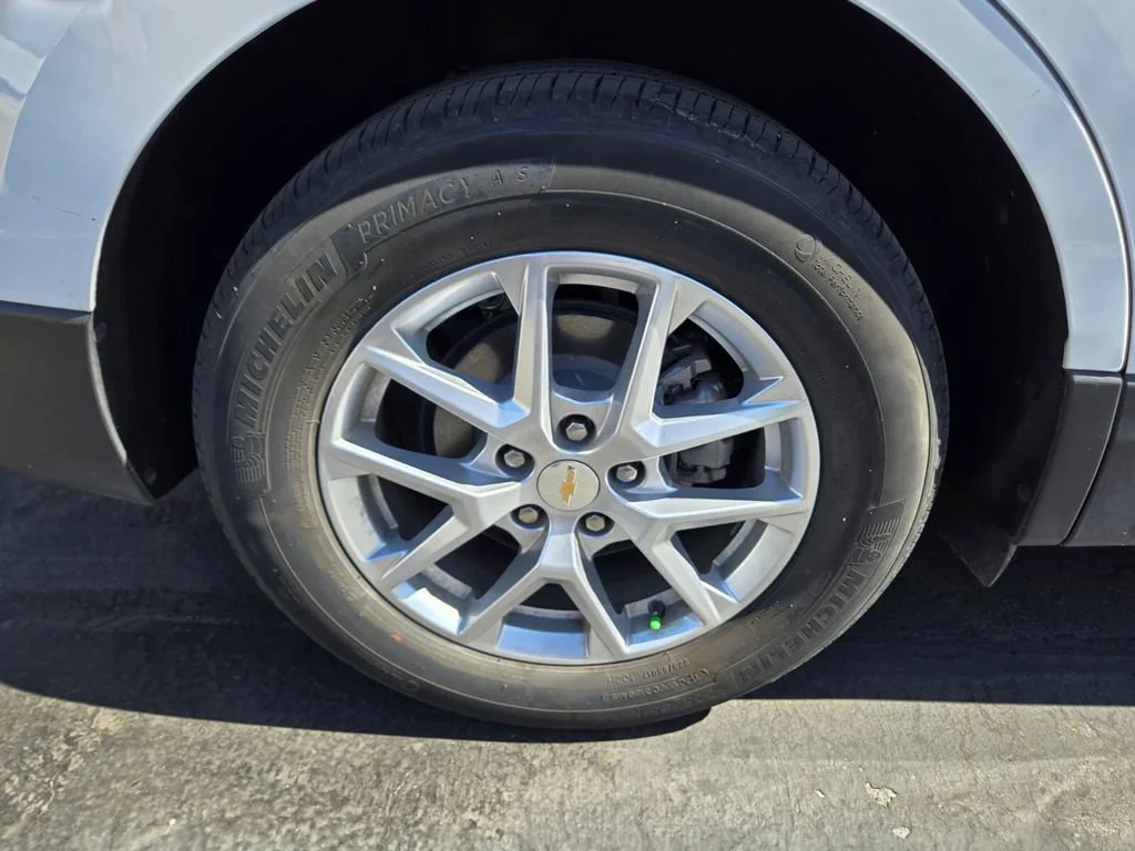 Used 2023 Summit White Chevrolet LT image 3