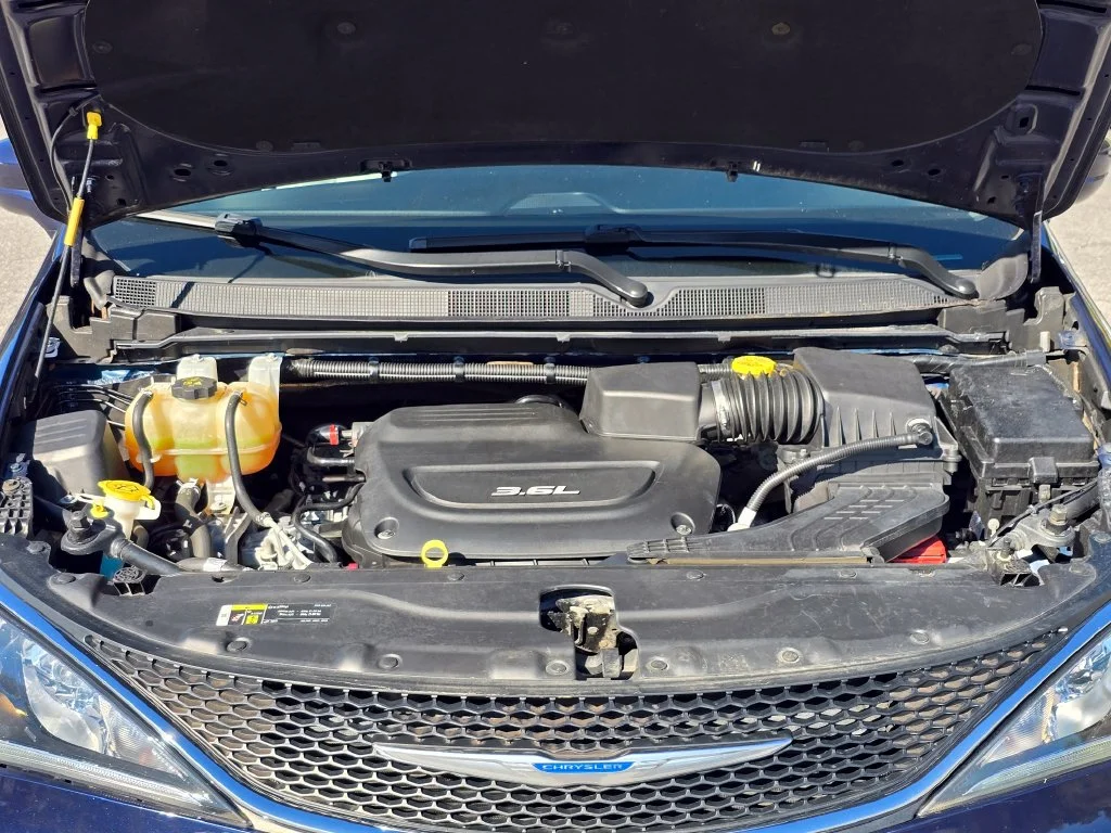 Used 2018 Blue Chrysler Touring L Plus image 22