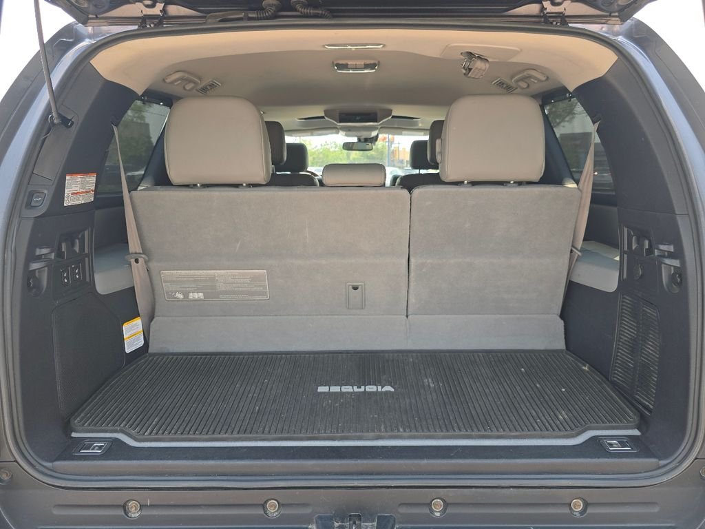 Used 2018 Magnetic Gray Metallic Toyota Platinum image 16