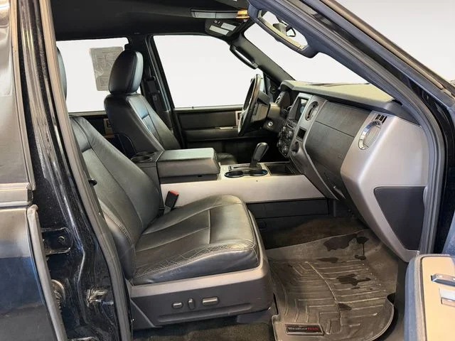 Used 2017 Black Ford XLT image 15