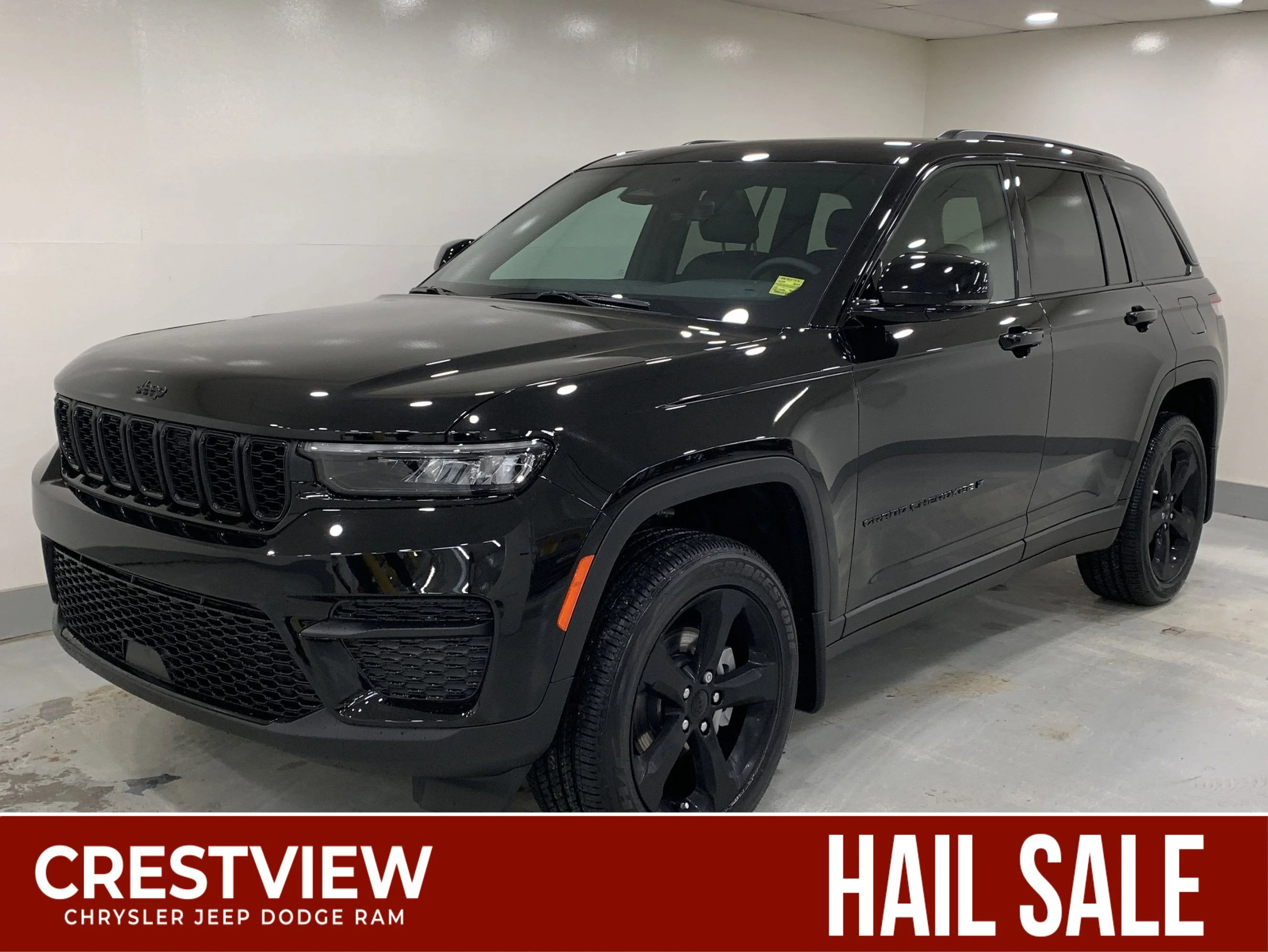 New 2025 Diamond Blk Crystal Pearl Jeep Altitude image 1