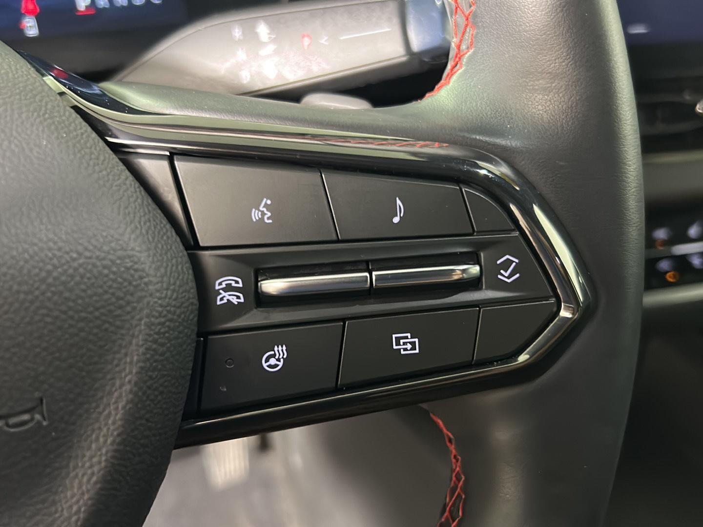 Used 2025 Mosaic Black Metallic Chevrolet AWD RS image 24