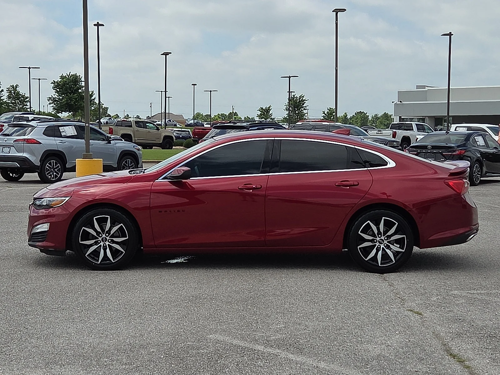 Used 2020 Cajun Red Tintcoat Chevrolet RS image 3