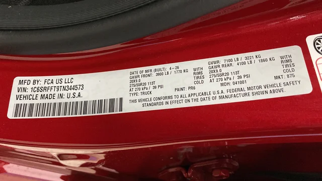 New 2026 Molten Red Pearl-Coat Exterior Paint RAM Big Horn/Lone Star image 27