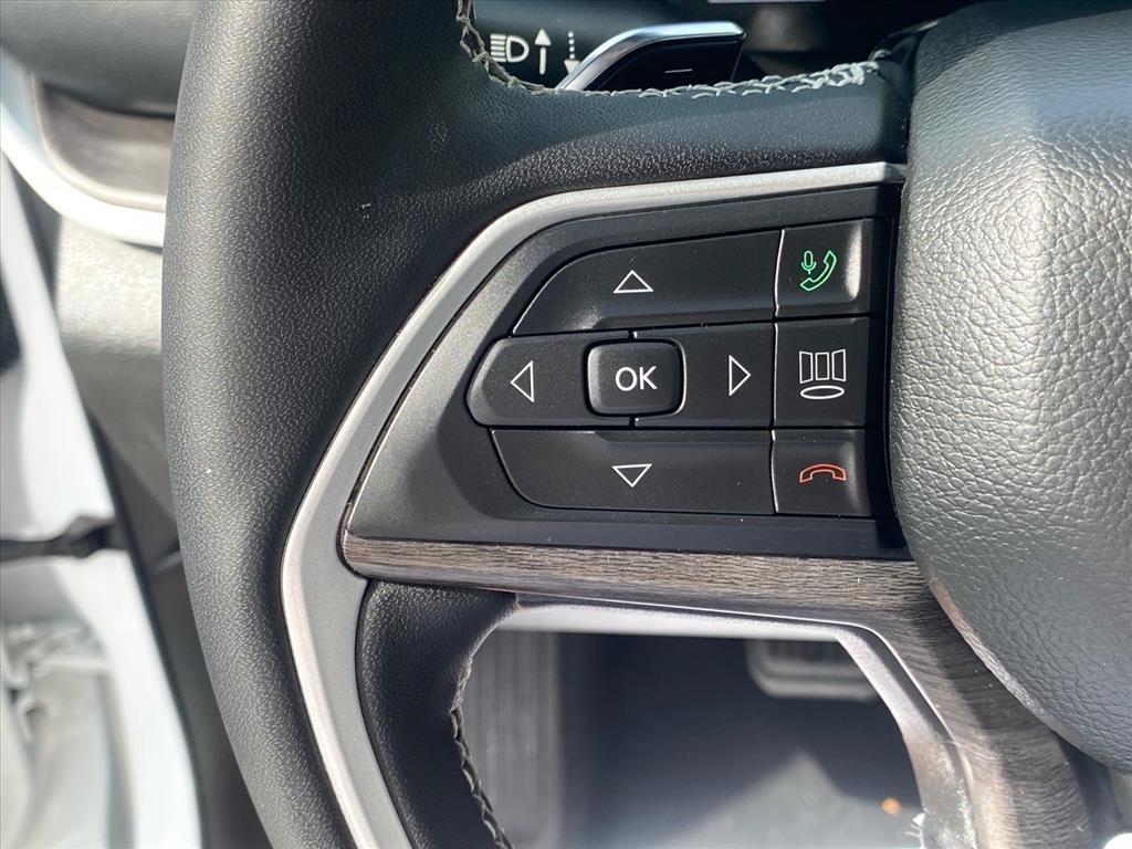 Used 2023 Bright White Clearcoat Jeep Limited image 19