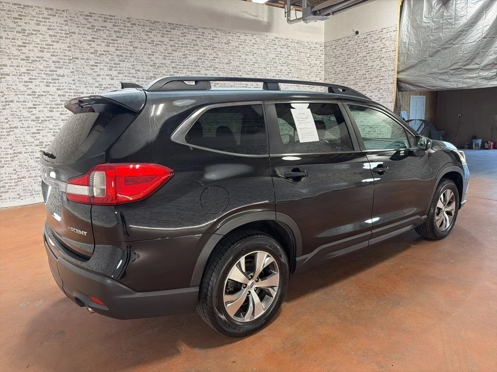 Used 2022 Black Subaru Premium image 7