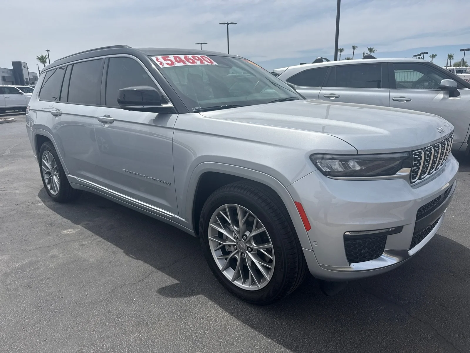 Used 2025 Silver Zynith Jeep Summit image 1