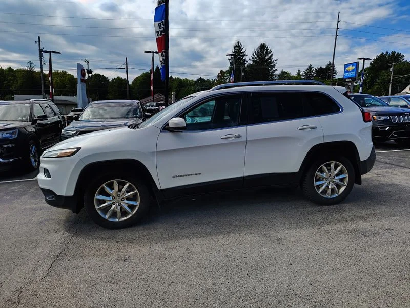 Used 2016 White Jeep Limited image 8