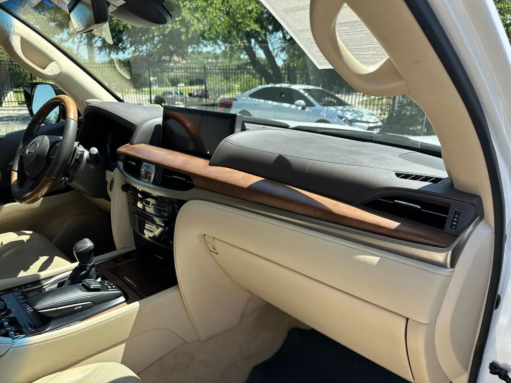 Used 2020 White Lexus 570 image 38