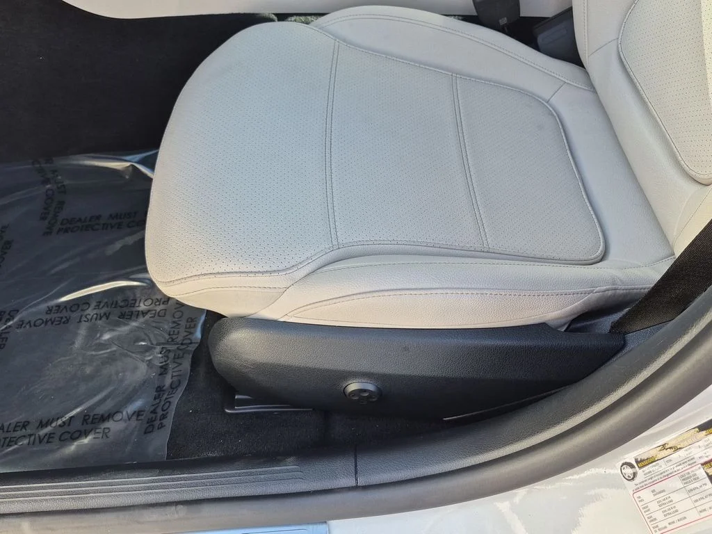 Used 2025 White Mercedes-Benz C 300 image 12