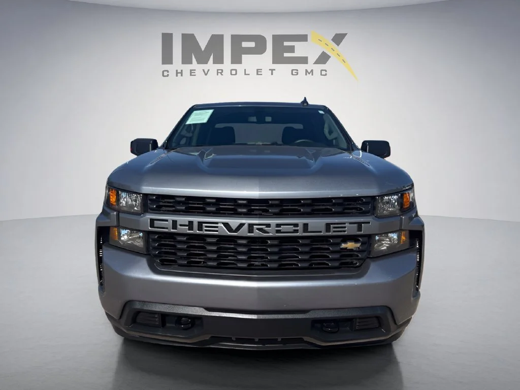 Used 2021 SATIN STEEL METALLIC Chevrolet Custom image 16