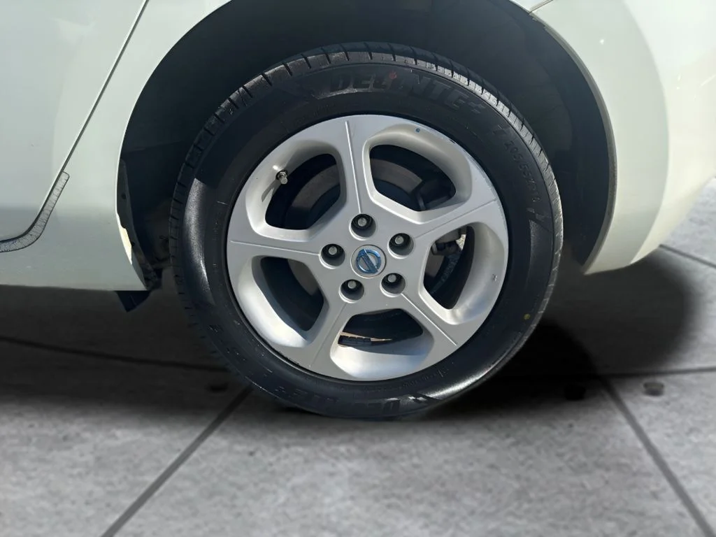 Used 2012 White Nissan SV image 29