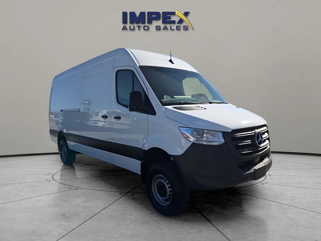 Used 2025 White Mercedes-Benz Cargo 170 WB image 7