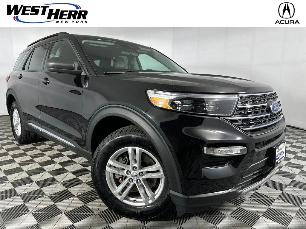 Used 2024 Black Metallic Ford XLT image 1