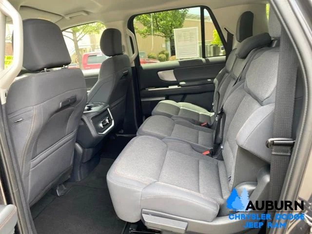 Used 2025 Gray Ford Active image 32