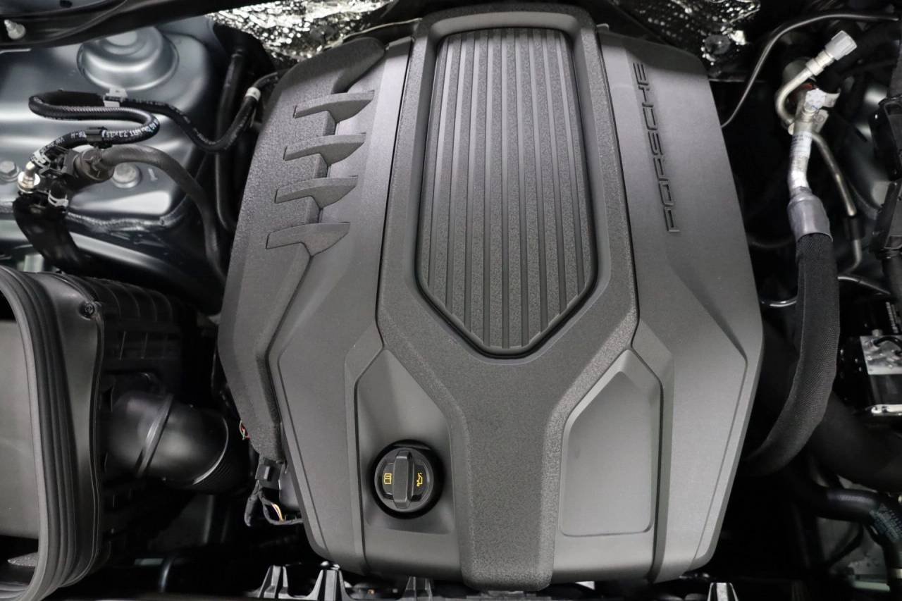 2026 Porsche Macan T - Photo 42