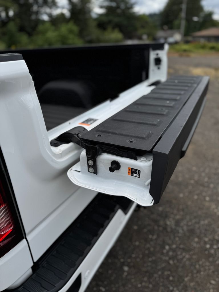 Used 2022 Summit White GMC AT4 image 13