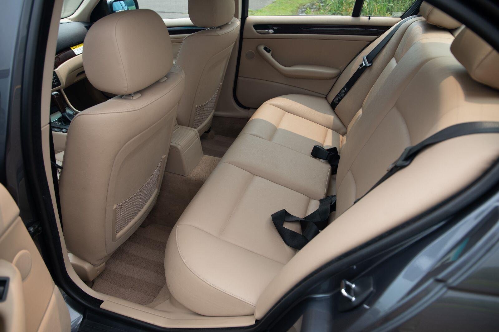 Used 2002 GREY BMW 325xi image 11