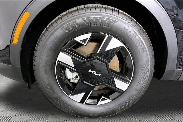 Used 2026 Black Kia LX image 31