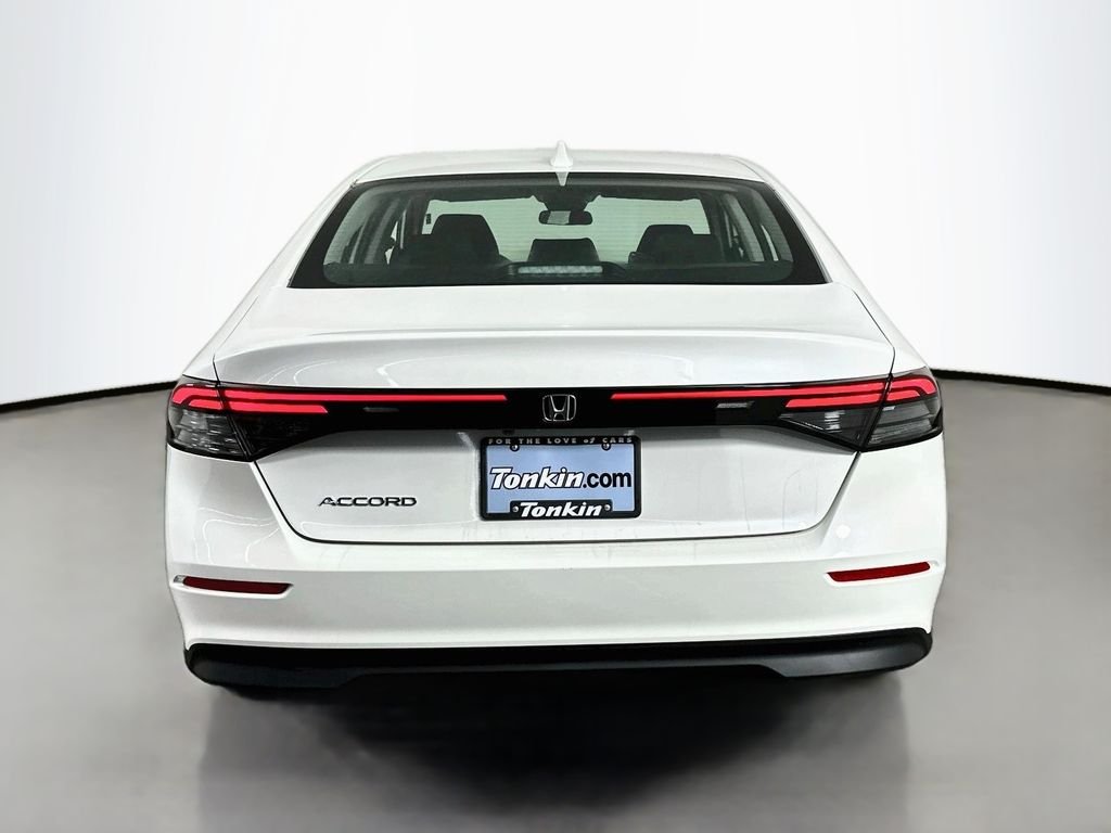 New 2026 Platinum White Pearl Honda LX image 6