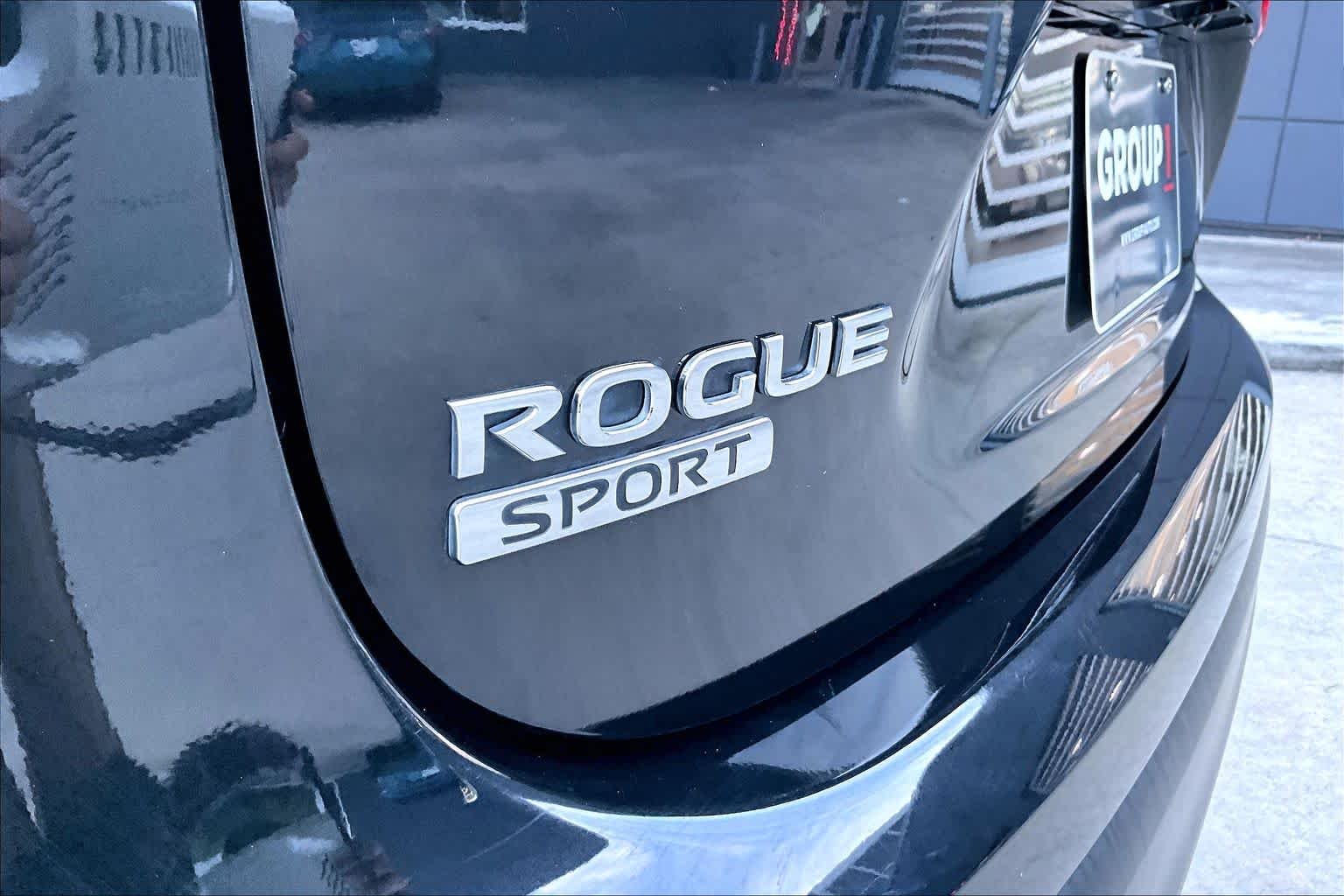 Used 2021 Magnetic Black Pearl Nissan S image 31