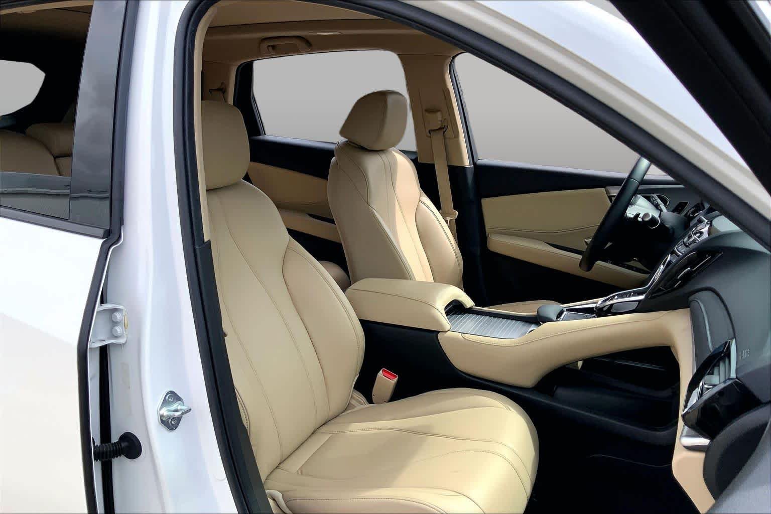 Used 2024 Platinum White Pearl Acura  image 9