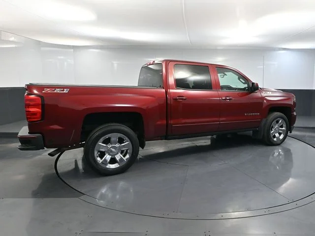 Used 2016 Red Chevrolet LT image 4