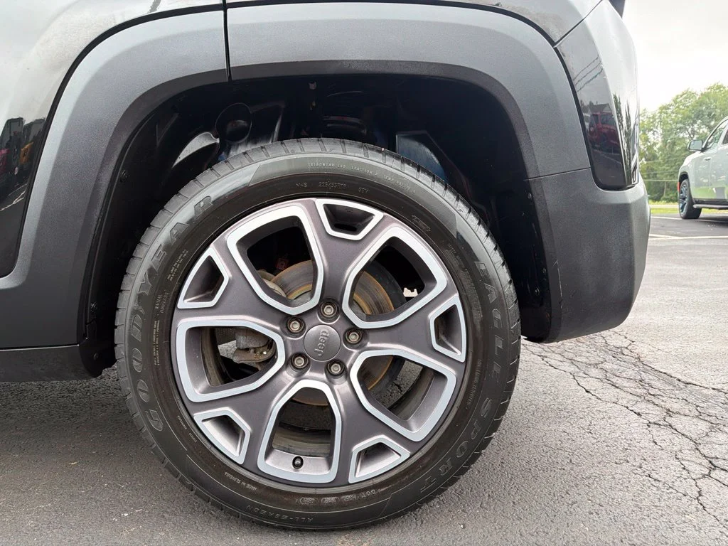 Used 2015 Black Jeep Limited image 7