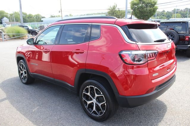 Used 2024 Red Jeep Latitude image 26