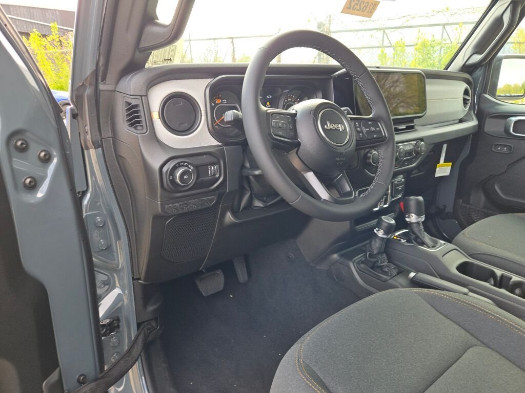 New 2026 Anvil Clear-Coat Exterior Paint Jeep Sport S image 19