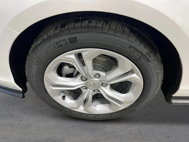 New 2026 Platinum White Pearl Honda LX image 12