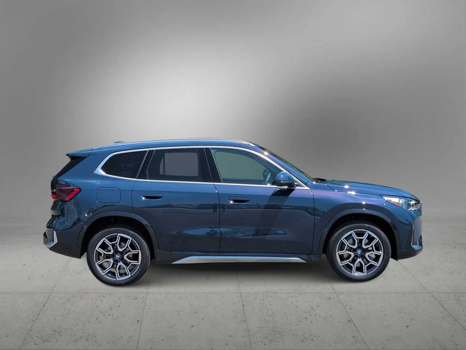 New 2026 Night Dusk Blue Metallic BMW xDrive28i image 9