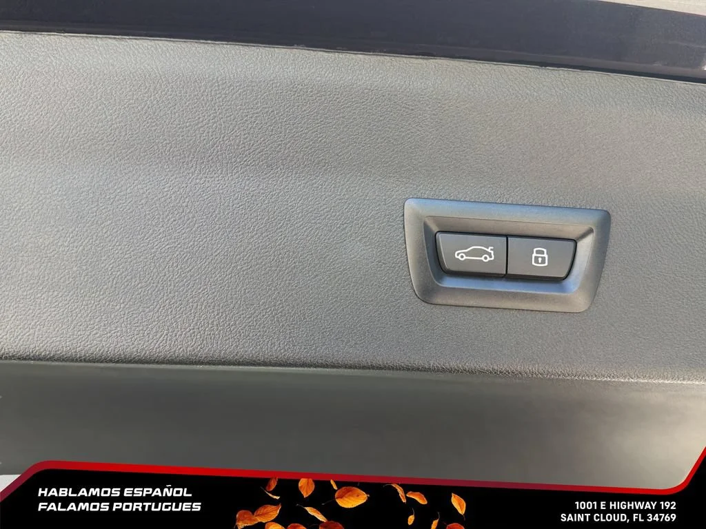 Used 2023  BMW xDrive30i image 29