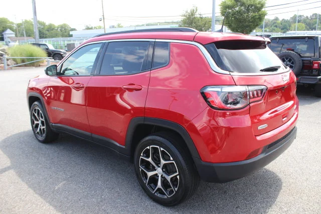 Used 2024 Red Jeep Latitude image 26