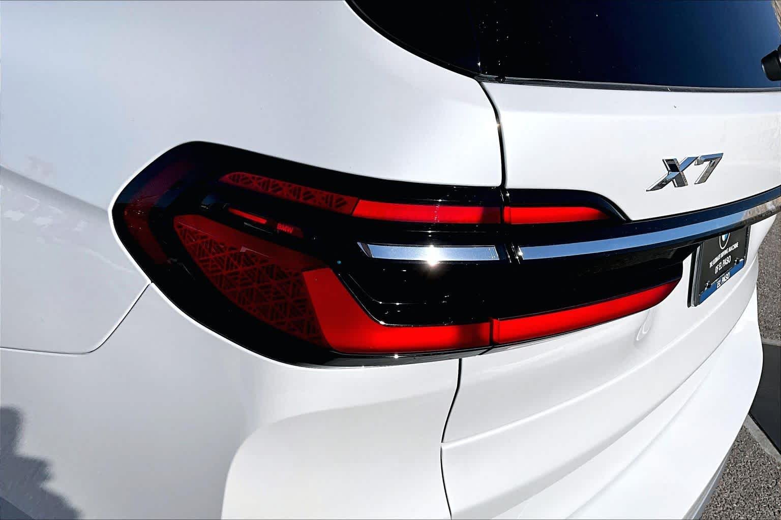 New 2026 Mineral White Metallic BMW xDrive40i image 14