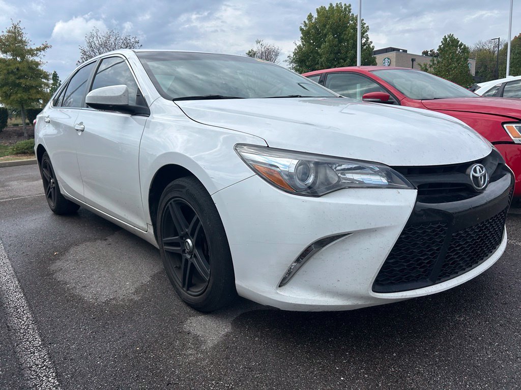 Used 2016 Super White Toyota SE image 2