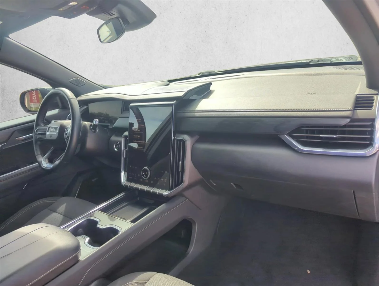 Used 2025 Sterling Metallic GMC FWD Elevation image 28