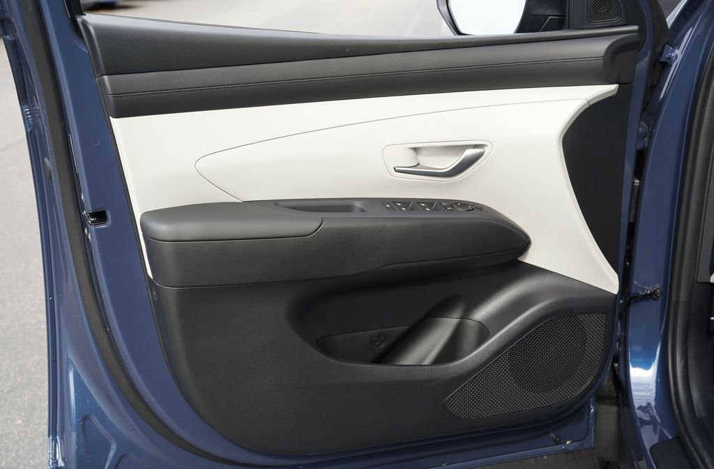 New 2026 Atlantis Blue Hyundai SE image 25