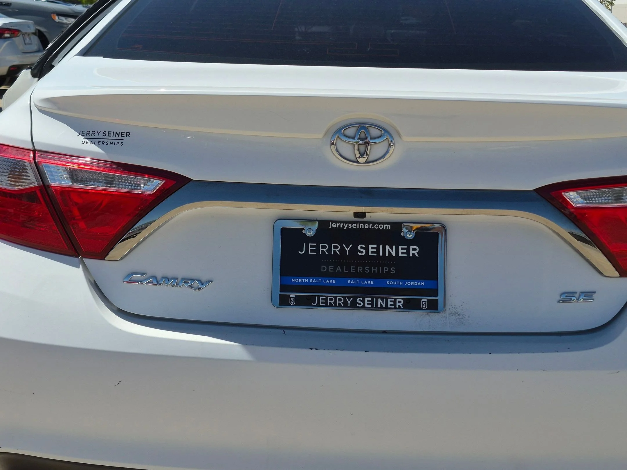 Used 2017 Super White Toyota SE image 13